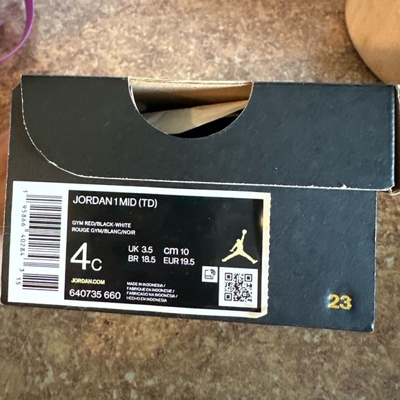 Jordan 1 Mid (TD) - Picture 2 of 3